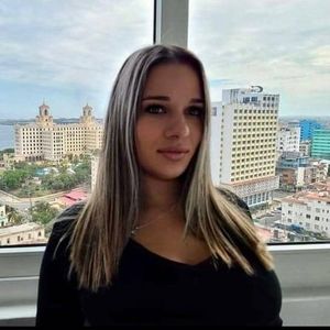 Meet your Posher, Ana